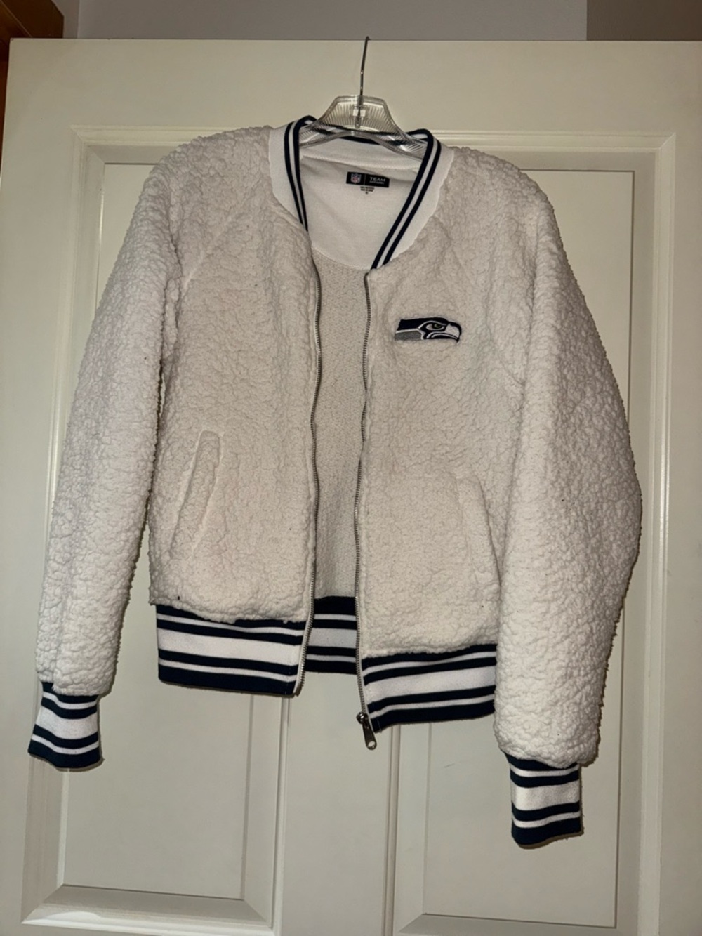 NFL Seattle Seahawks Women's White Sherpa Jacket with Navy Trim - Picture 5 of 6